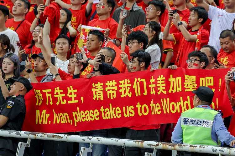 主力后腰停賽，逼迫伊萬(wàn)放棄菱形中場(chǎng)？塞鳥(niǎo)奇兵作用或是搶分關(guān)鍵